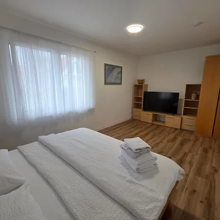 Apartment Seven Days